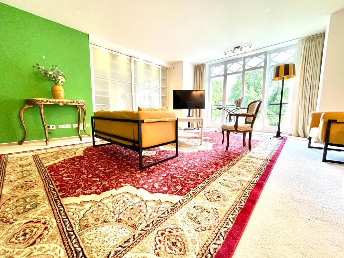 Doppelzimmer Gartenblick Villa Julian آوريش المظهر الخارجي الصورة