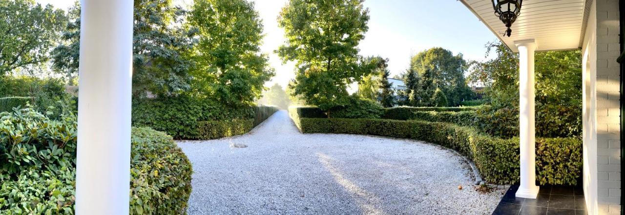 Doppelzimmer Gartenblick Villa Julian آوريش المظهر الخارجي الصورة
