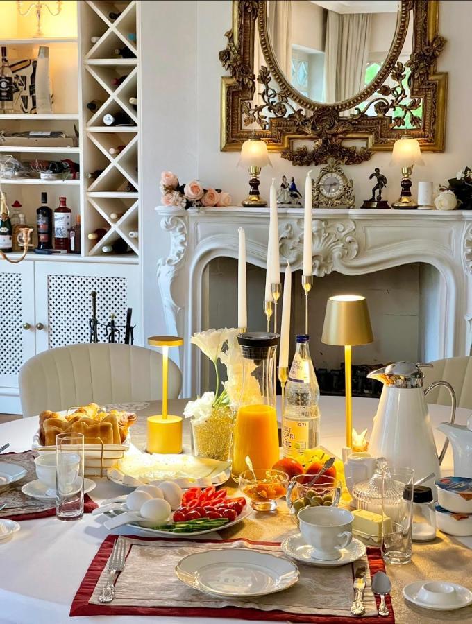 Doppelzimmer Gartenblick Villa Julian آوريش المظهر الخارجي الصورة